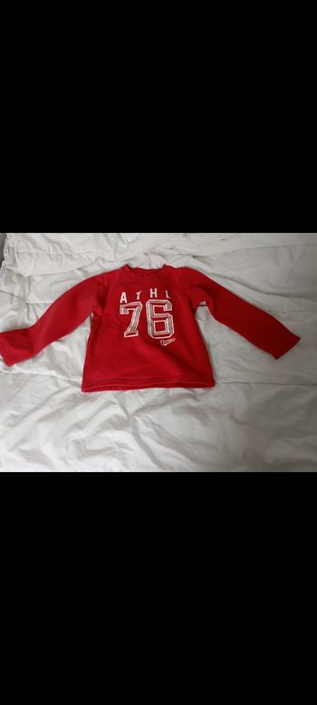 Pull manches longues rouge 8 ans Decathlon 2€5
