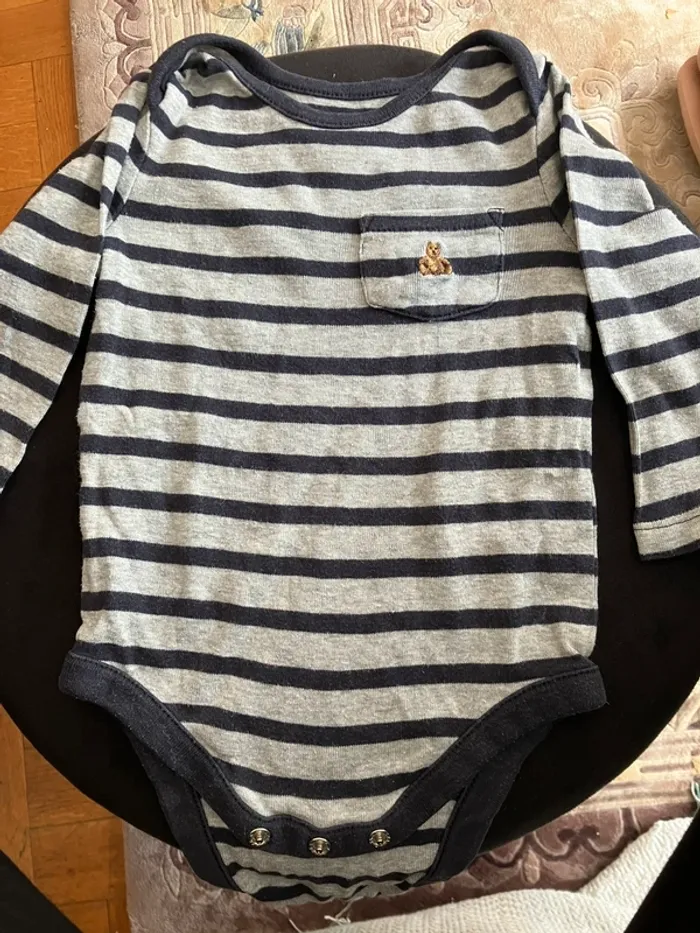 Body manche longue baby gap 6-12 mois