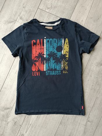 T-shirt levis