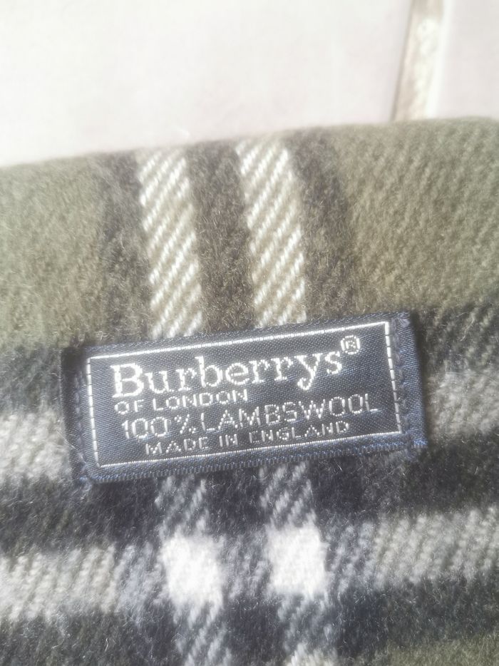 Écharpe Burberry verte - photo numéro 2