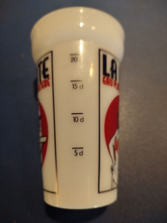 Gobelet ou verre la plate eau de caractère neuf - photo numéro 3
