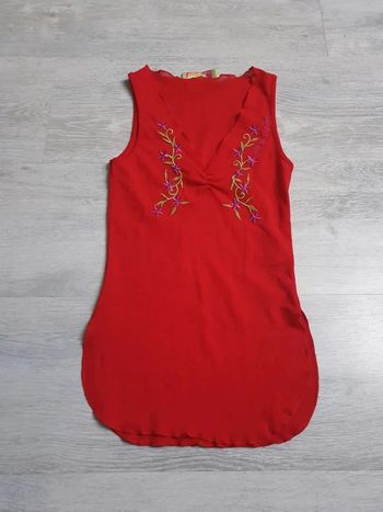Top rouge débardeur fluide et léger décolleté en V Lili La Tigresse avec fleurs