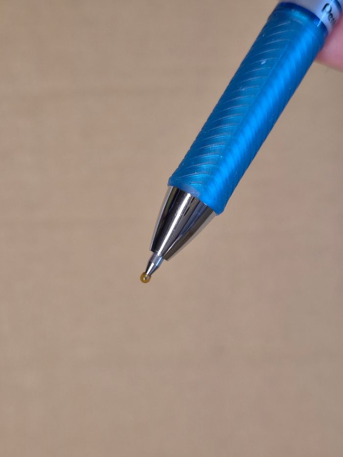 Lot 4 stylos Pentel Energel bleu ciel - photo numéro 4