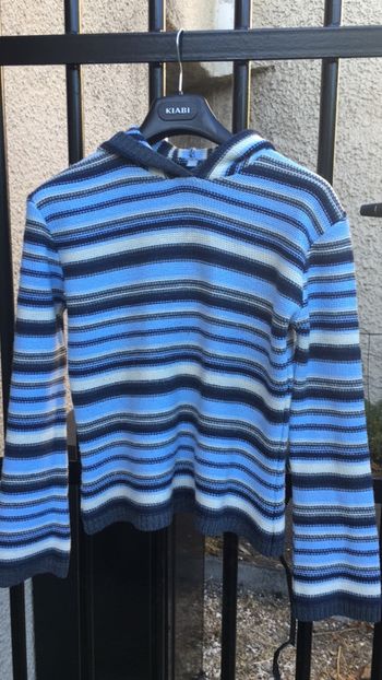 Joli sweat rayé