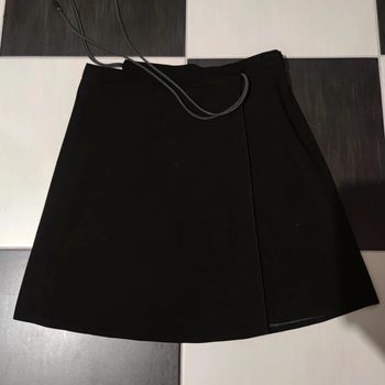 Jupe portefeuille noire tissus toucher velours