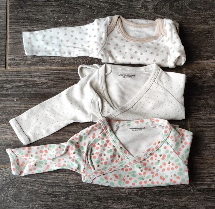 Lot bodies et pyjama fille 3 mois - photo numéro 2