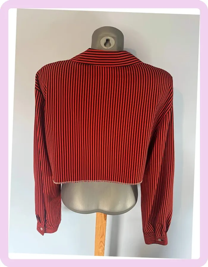 Chemise crop top Jordan rouge rayée noir – taille L – vintage & stylée - photo numéro 5
