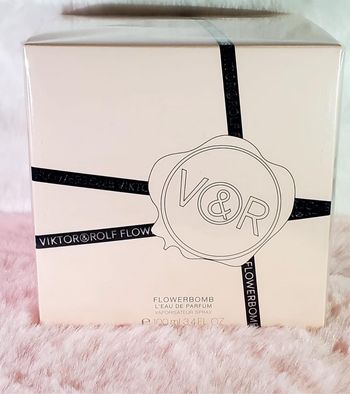 V&R Flowerbomb