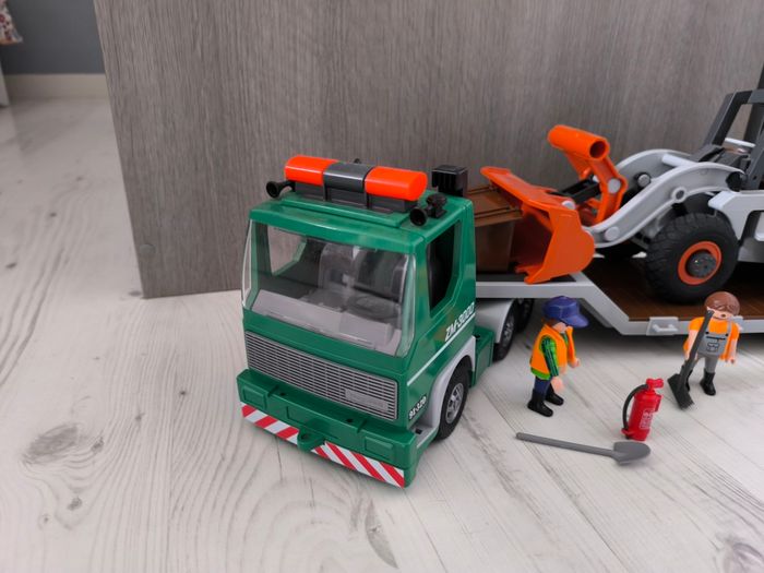 Camion à plateau avec chargeuse playmobil - photo numéro 3