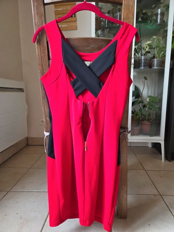 Robe rouge et noir - photo numéro 2