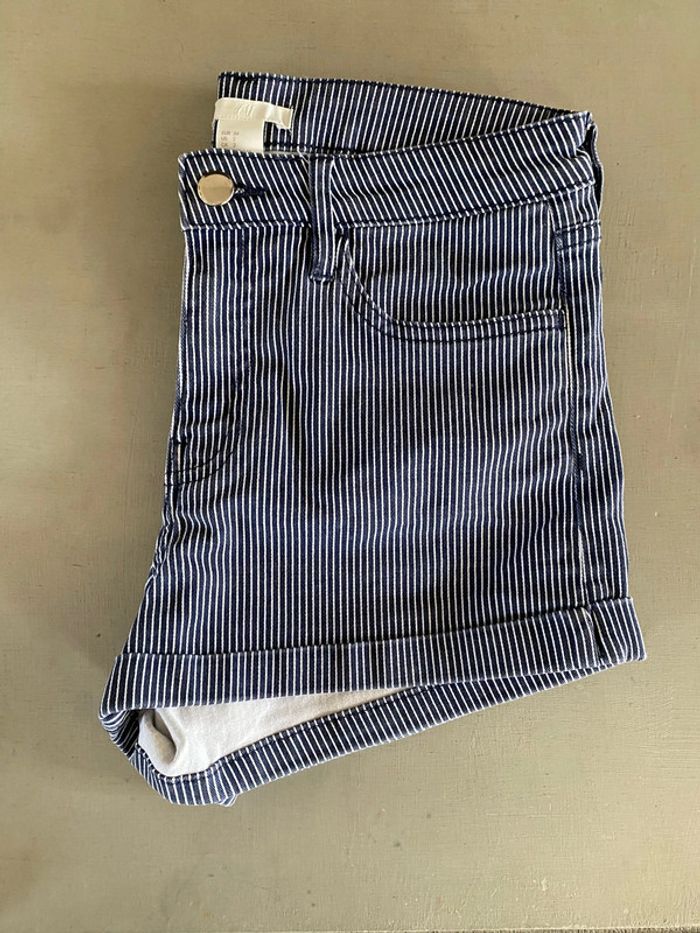 Short H&M marine et blanc à rayures style marinière taille 34 - photo numéro 18