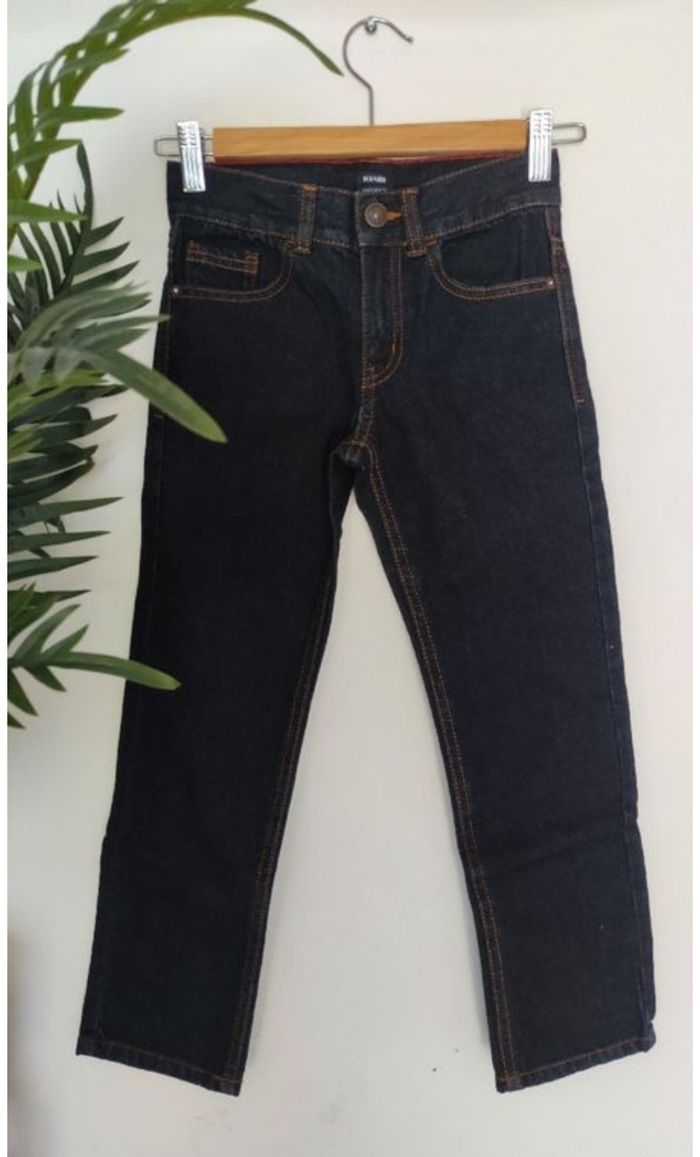 Magnifique jeans garçon 8 ans Neuf - photo numéro 3