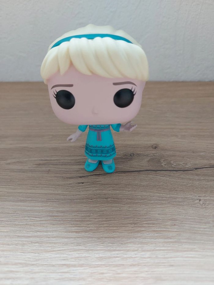 Figurine funko pop young elsa 588 - frozen 2 - photo numéro 4