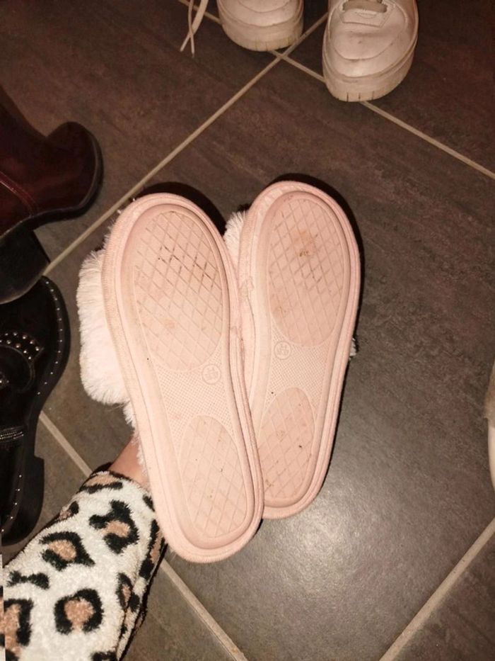 Pantoufles maison rose taille 36-37 très bonne état - photo numéro 5