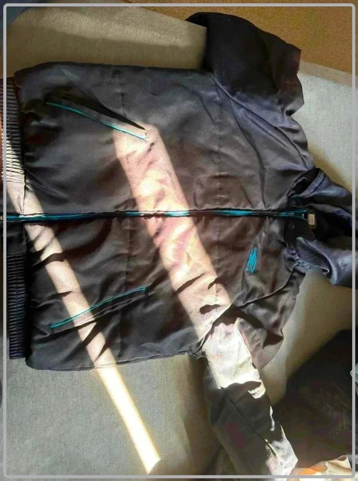 Tres  beau  manteau umbro taille 12-13ans - photo numéro 4