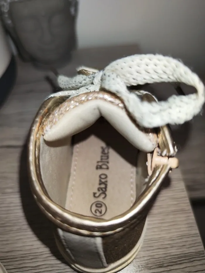 Chaussures bébé taille 20 - photo numéro 4