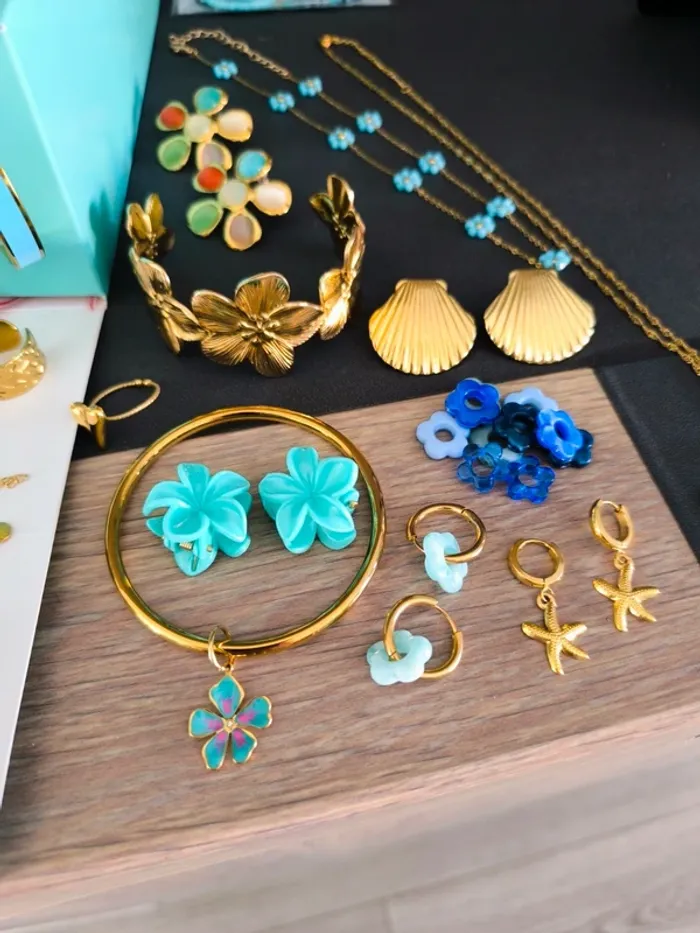 Lot de 40 bijoux dorés et turquoises - photo numéro 8