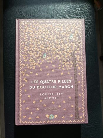 Magnifique livre : " les 4 filles du Docteur March" neuf
