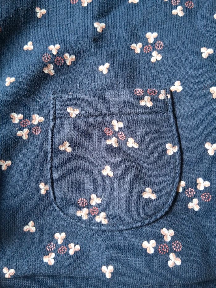 Gilet bleu marine et motifs floraux - photo numéro 3