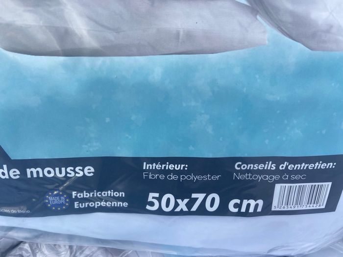 Lot de 2 oreillers 50/70 neuf - photo numéro 2