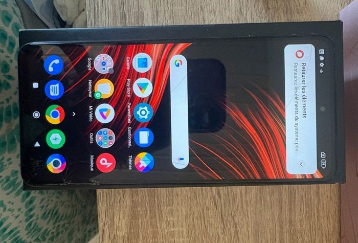 Téléphone poco X3 NFC écran fissuré mais fonctionne parfaitement - photo numéro 3