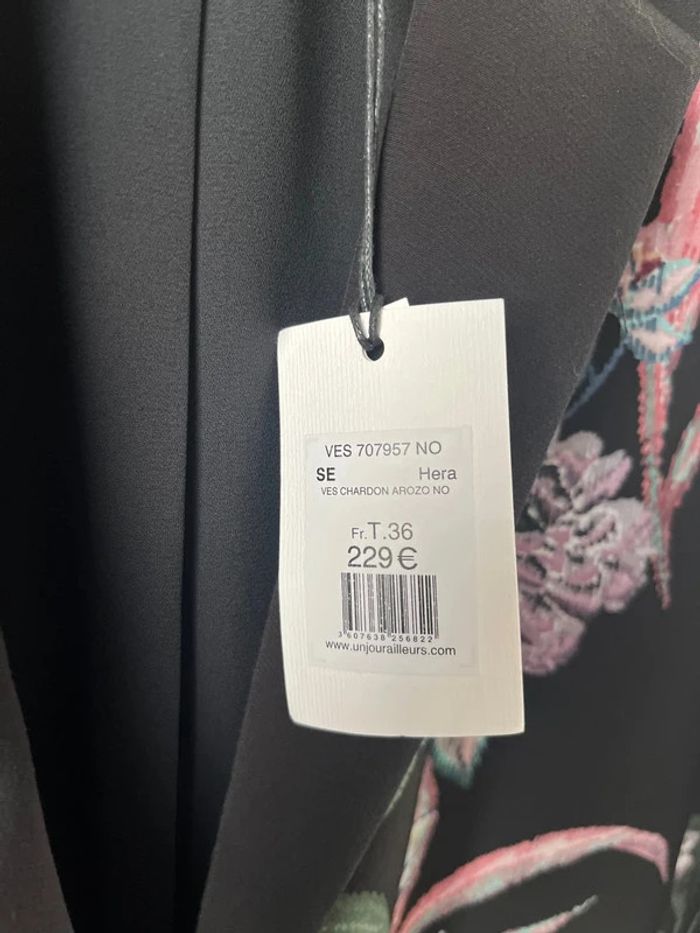 Magnifique veste un jour ailleurs Paris taille 36 neuf prix boutique 229€ - photo numéro 2