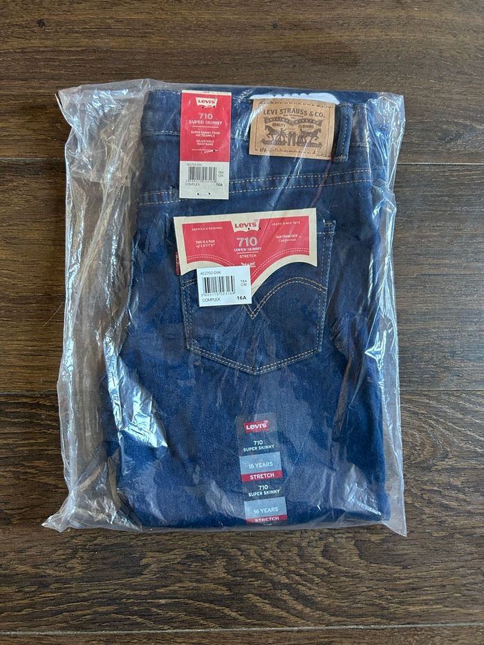 Jean Levis 710