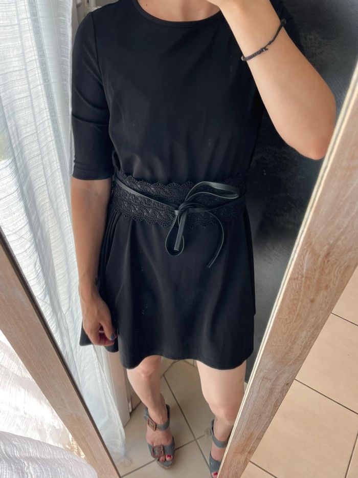 Robe noire - photo numéro 2