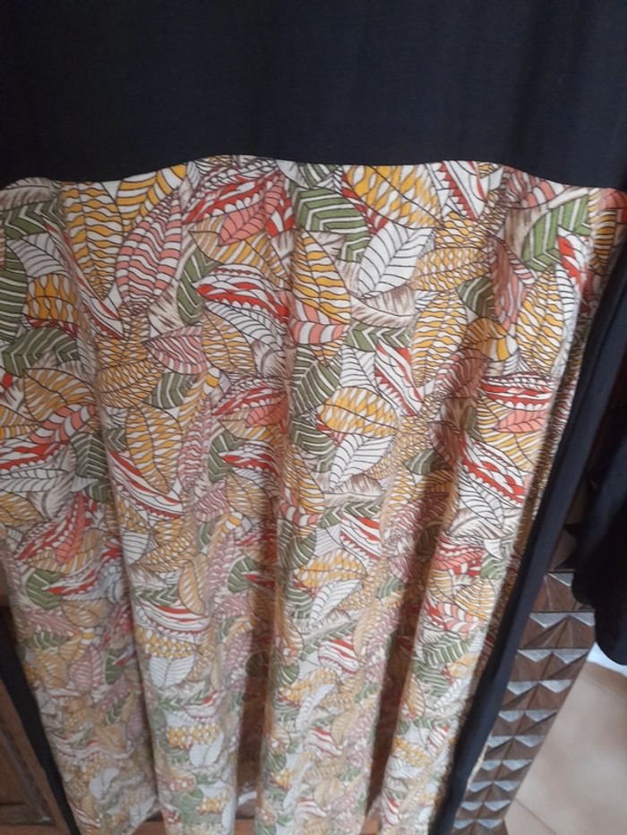 Robe haut noir bas multicolore - photo numéro 2