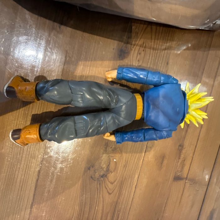 Figurine Dragon Ball Z édition limitée SS trunks - photo numéro 3