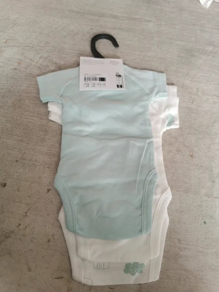 Lot de 3 body 1 mois gemo - photo numéro 6