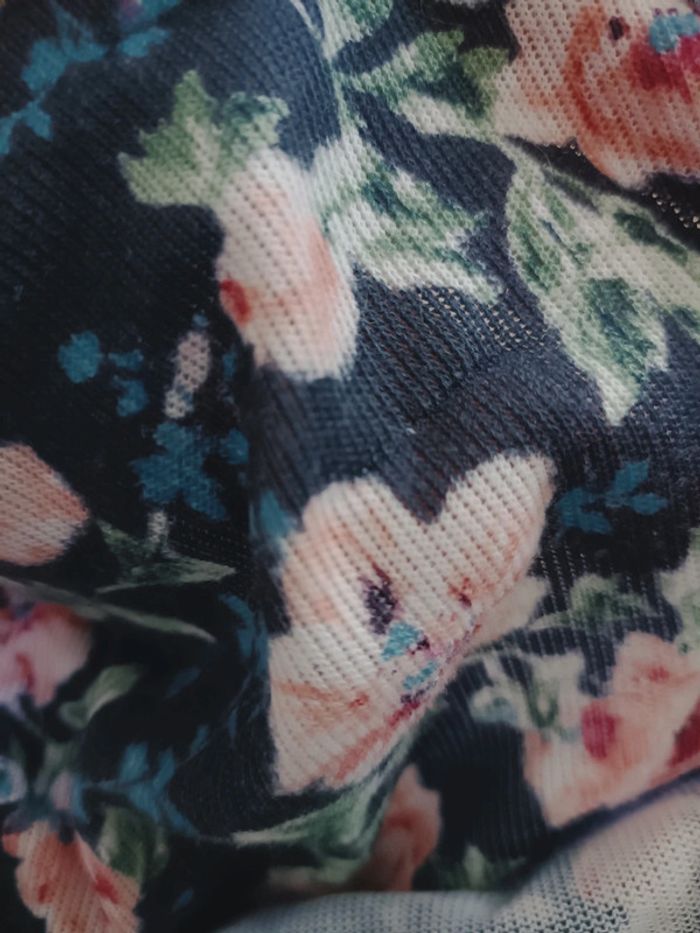 Blouse de chez pull Bear fleuries - photo numéro 6