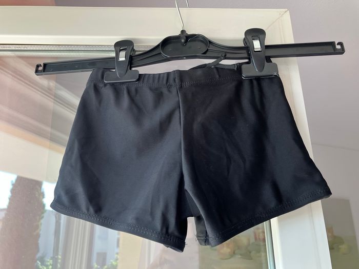 Maillot ou short de bain noir pour enfant 👦 - photo numéro 3