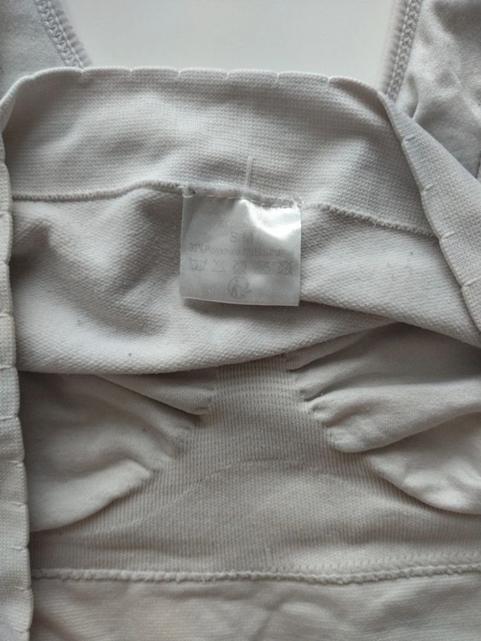 Brassière de sport blanche Taille S/M - photo numéro 3