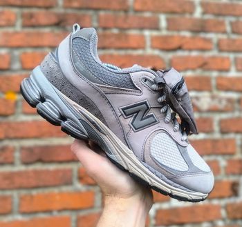 Baskets New Balance 2002r grises grey pocket pointure 42 très bon état