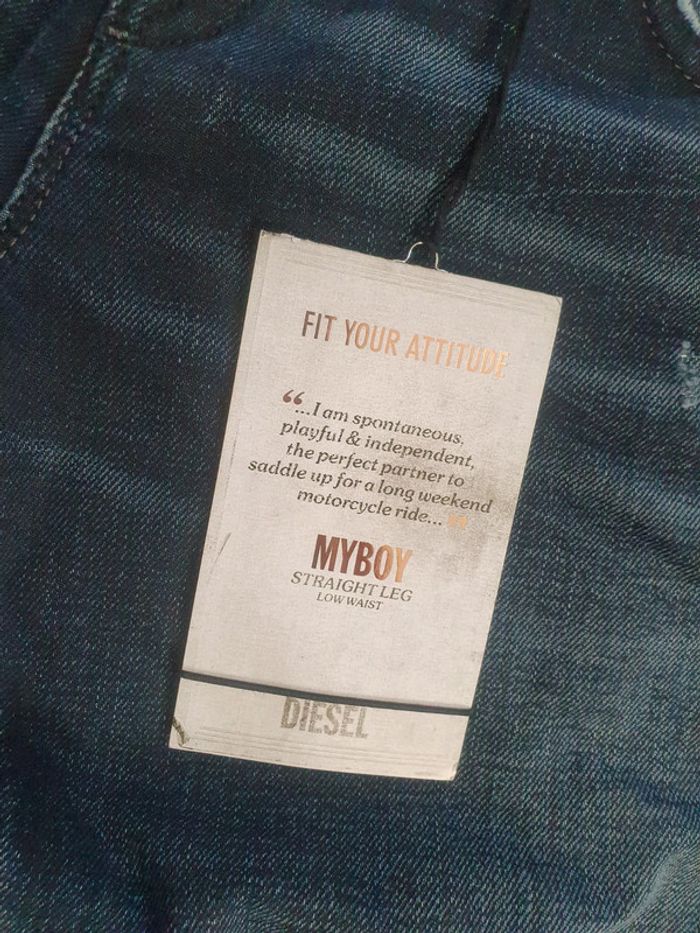 Jeans Diesel Droit NEUF - photo numéro 2