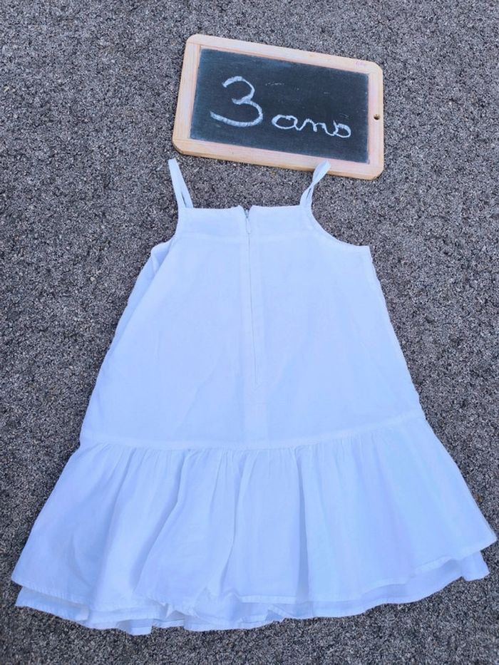 Robe blanche Alphabet taille 3 ans en très bon état - photo numéro 3