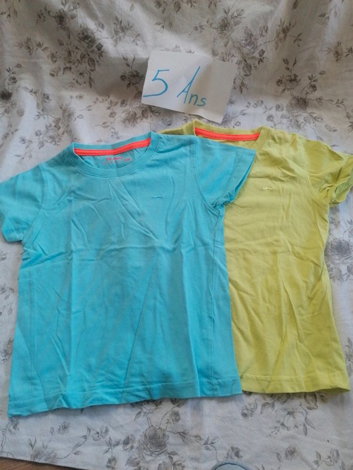 Lot t shirt 5ans kidkanai