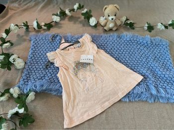 TEE shirt neuf avec étiquette - CREEKS- taille 12 mois bébé fille