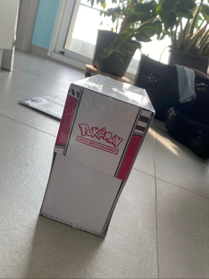 ETB Coffret dresseur d’élite Flamme Blanche - photo numéro 3