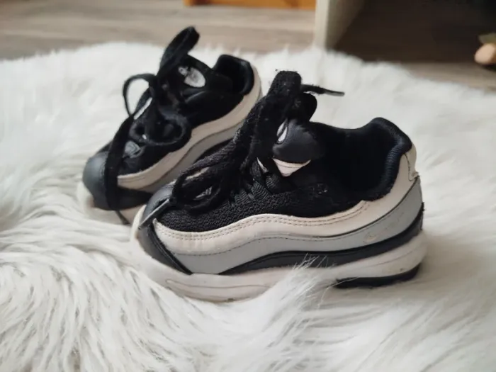 Nike noir - photo numéro 2