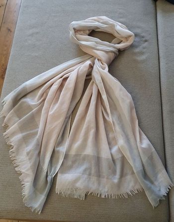 Foulard rose et gris