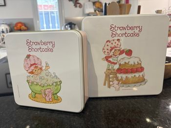 Boîte charlotte aux fraises