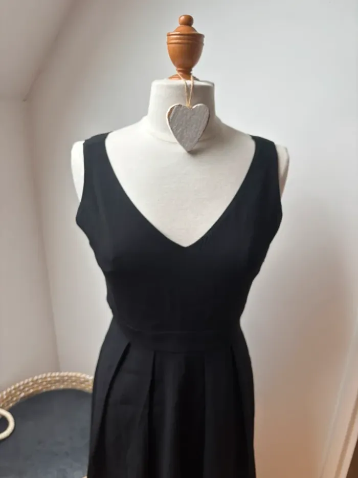 🖤 Robe noire dos croisé avec noeud - modèle Rencontre - Claudie Pierlot 🖤 T38 - photo numéro 3