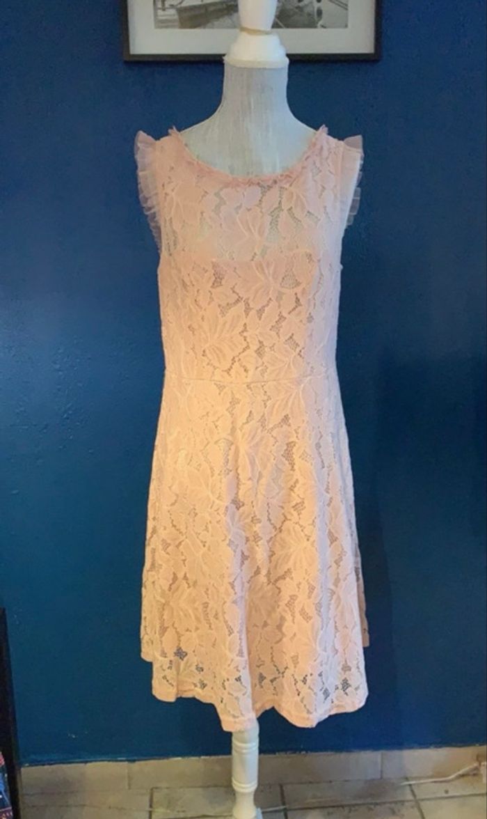 🌸 Robe en dentelle rose poudré OVS – Taille L - photo numéro 3