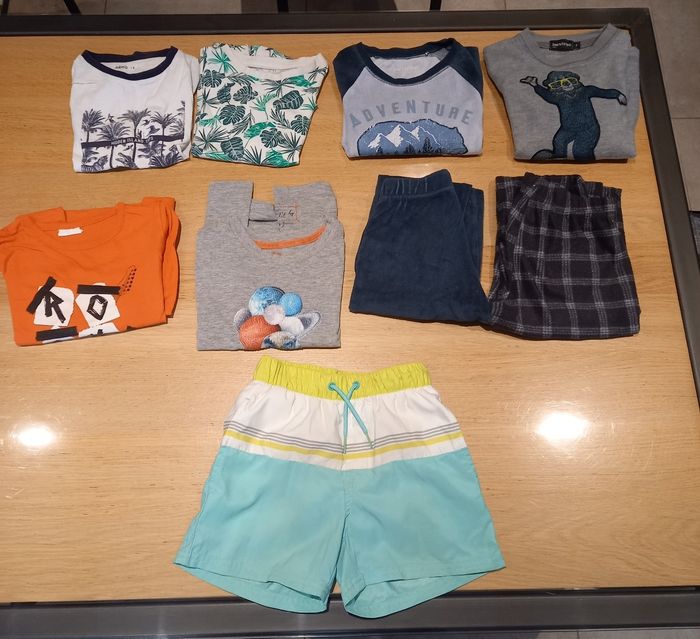 Lot vetements garçon 4/5 ans. 15 pieces. Descriptif complet photo 5 - photo numéro 4