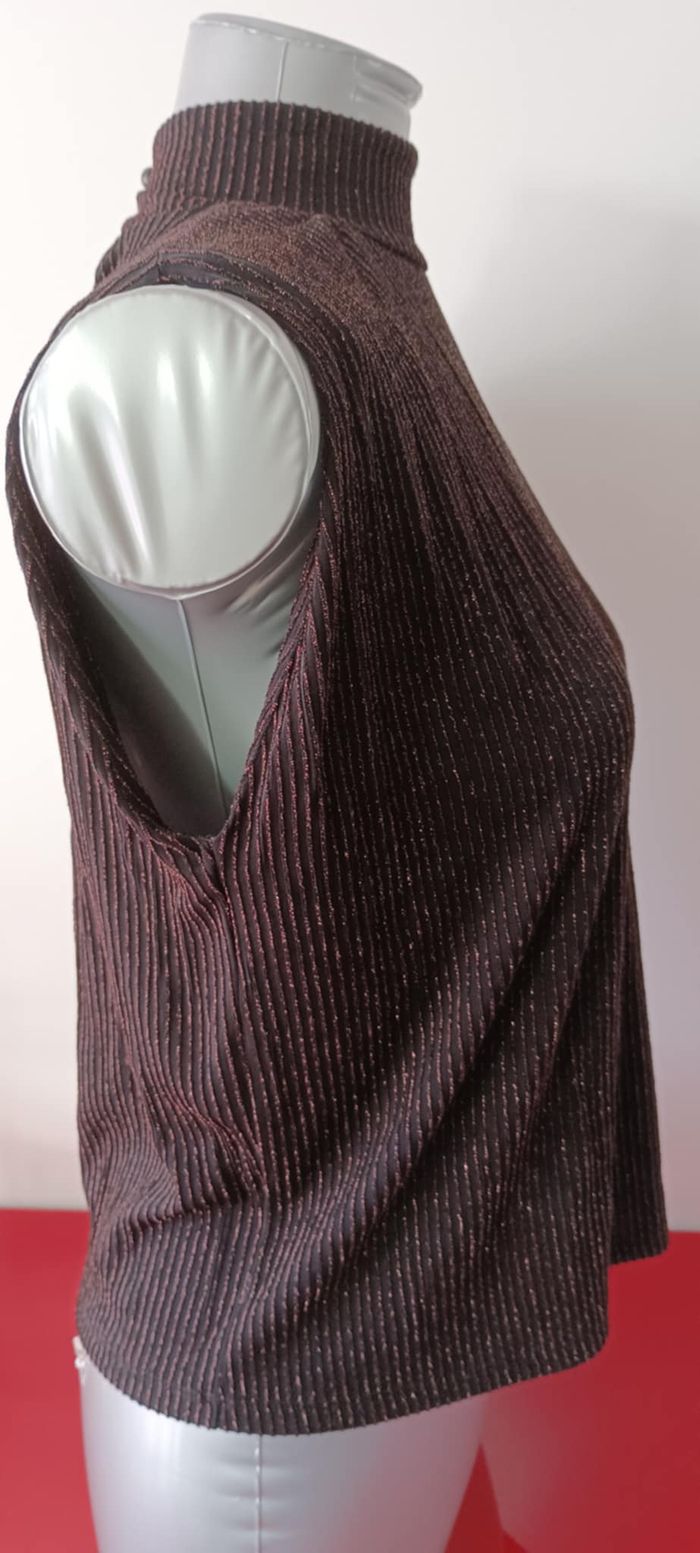 Top Haut T-shirt noir cuivré sans manches "Kiabi" Taille S - photo numéro 7