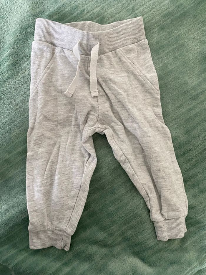 Lot pantalons bébé 12mois - photo numéro 4