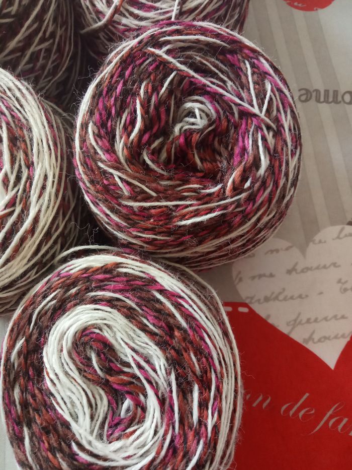 Lot de 7 Pelotes Fantaisies multicolores (600g) - photo numéro 2