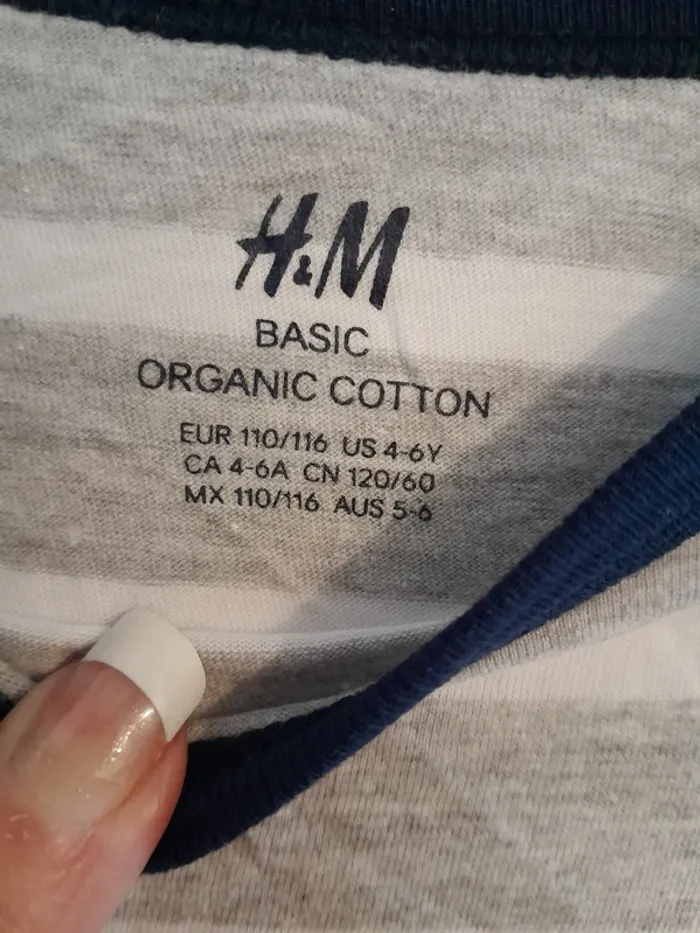 Tee-shirt, couleur Gris/bleu marine, Marque H&M, taille 4/6ans - 110/116cm manches longues - photo numéro 3